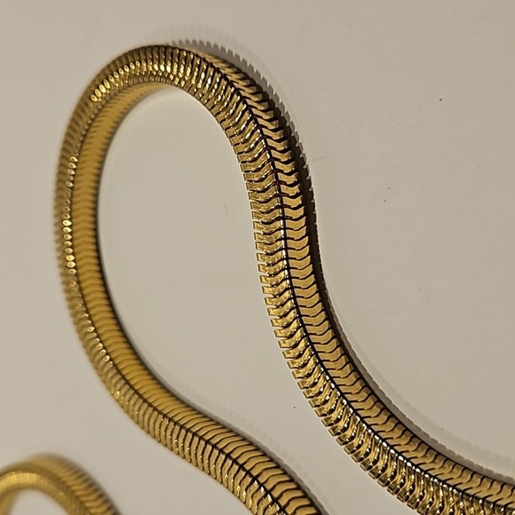 Snake Square Chain 30" Long x 1/4"W Goldtone Necklace - Picture 2 of 5